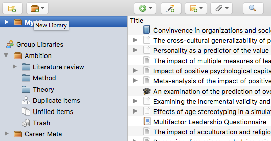 原文 Zotero 客户端左栏，显示多个群组资料库与其分类。